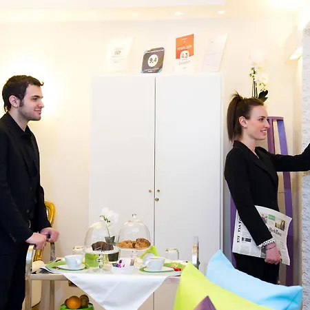 Domus Spagna Capo Le Case Bed & Breakfast Řím