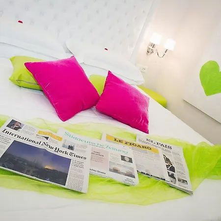 Domus Spagna Capo Le Case Bed & Breakfast