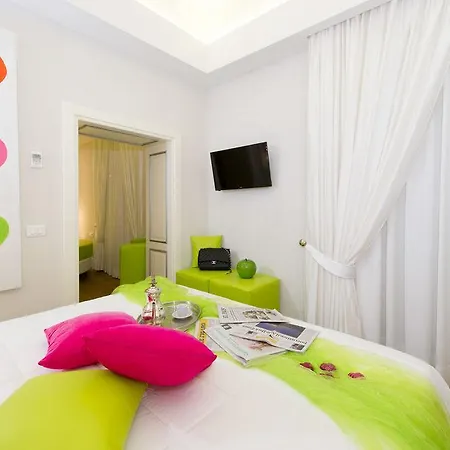 Domus Spagna Capo Le Case 3*
