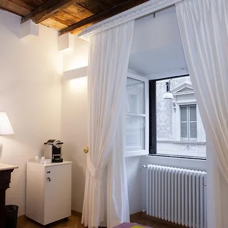 Domus Spagna Capo Le Case فندق مبيت وإفطار
