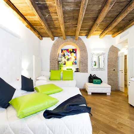 Domus Spagna Capo Le Case Bed & Breakfast Rome