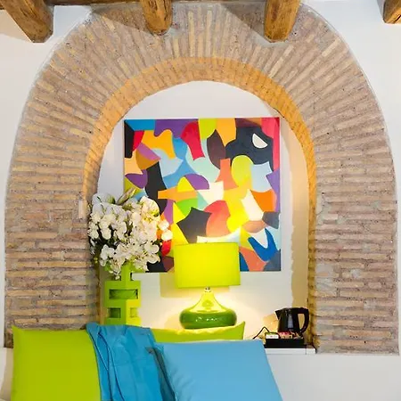 فندق مبيت وإفطار Domus Spagna Capo Le Case 3*