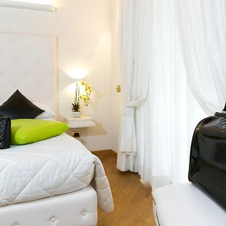 Domus Spagna Capo Le Case 3* Rome